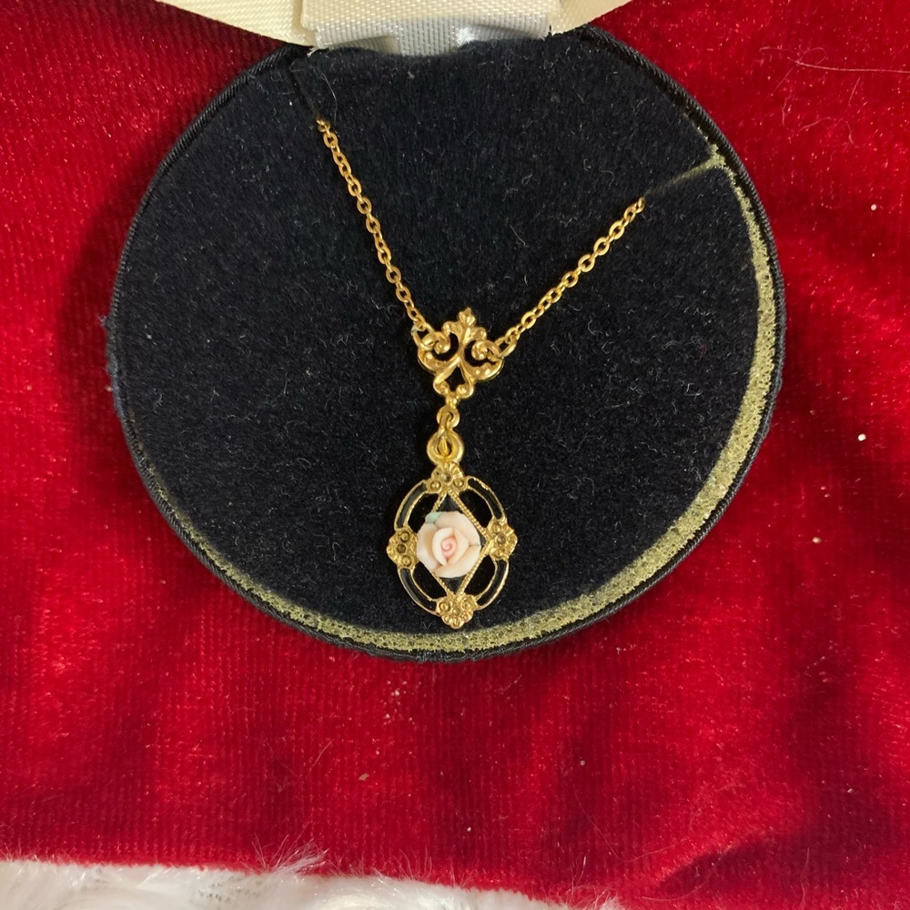1928 gold necklace
